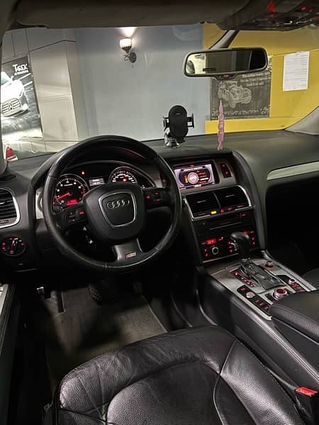 Audi Q7 2011 16