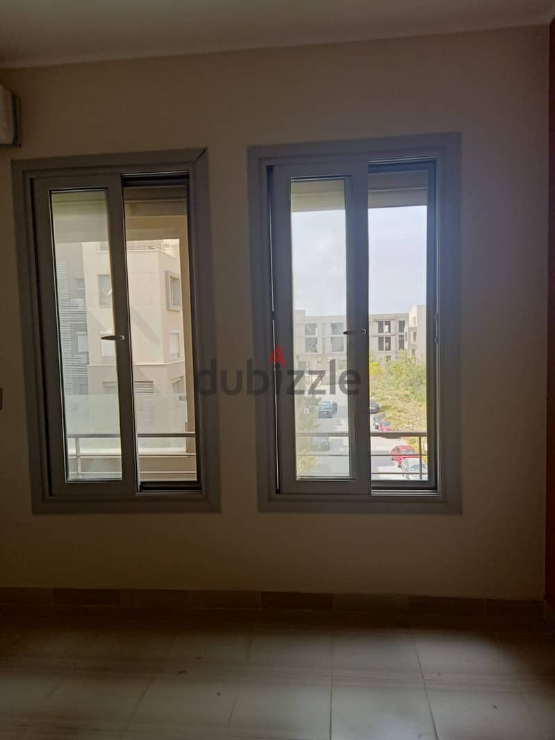 Apartment For Sale 146m Special Price and Super deluxe finishing In village gate new cairo 9