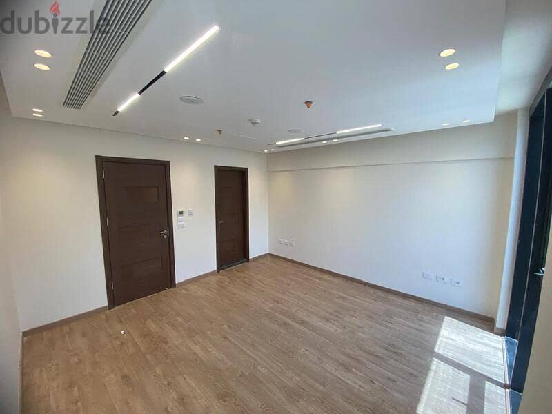 office space 135 sqm  fully finished for rent in Hyde park 10