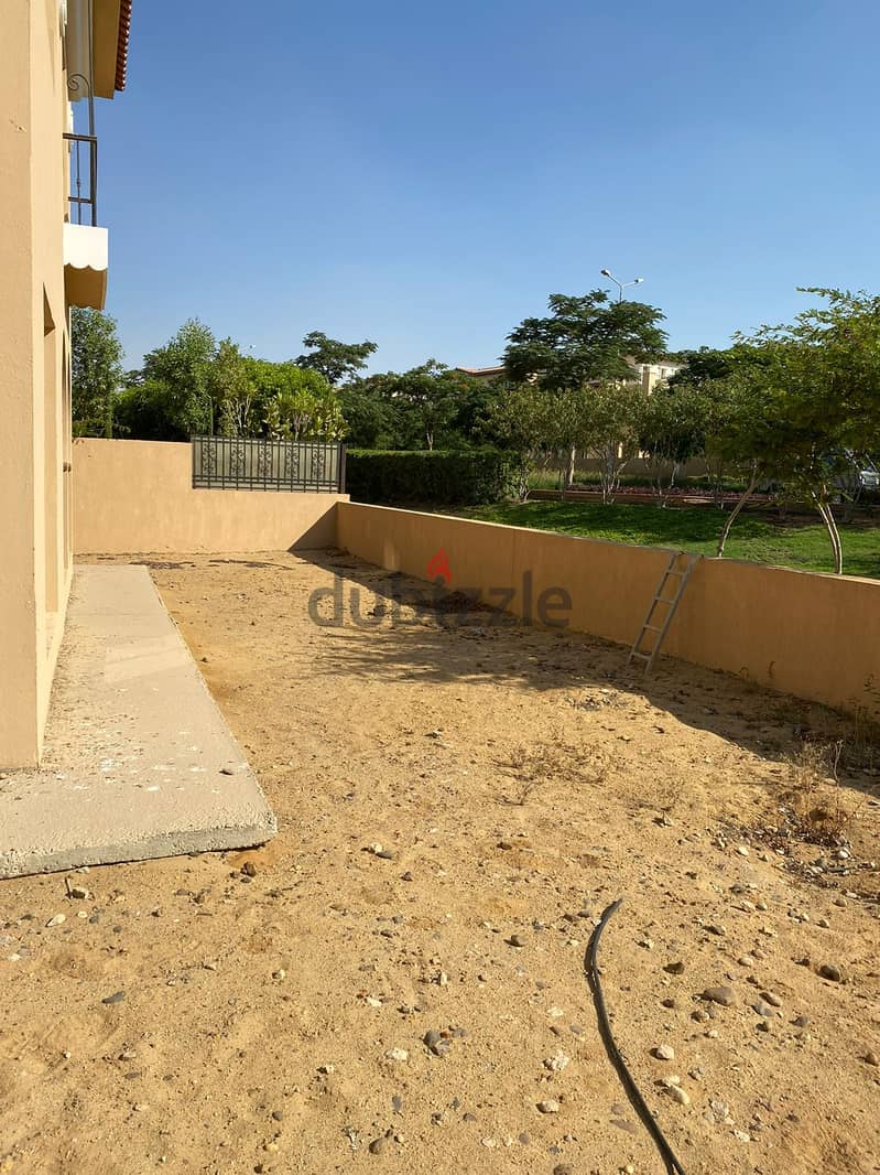 for sale villa standalone 572m ready to move prime location on landscape in hyde park new cairo 4
