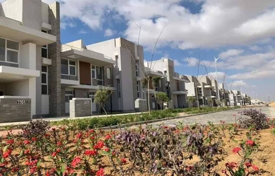 Townhouse   Al Maqsad Compound in the capital  The new administration     Directly in front of the European University   Area: 402 m     Kitchen inclu 7
