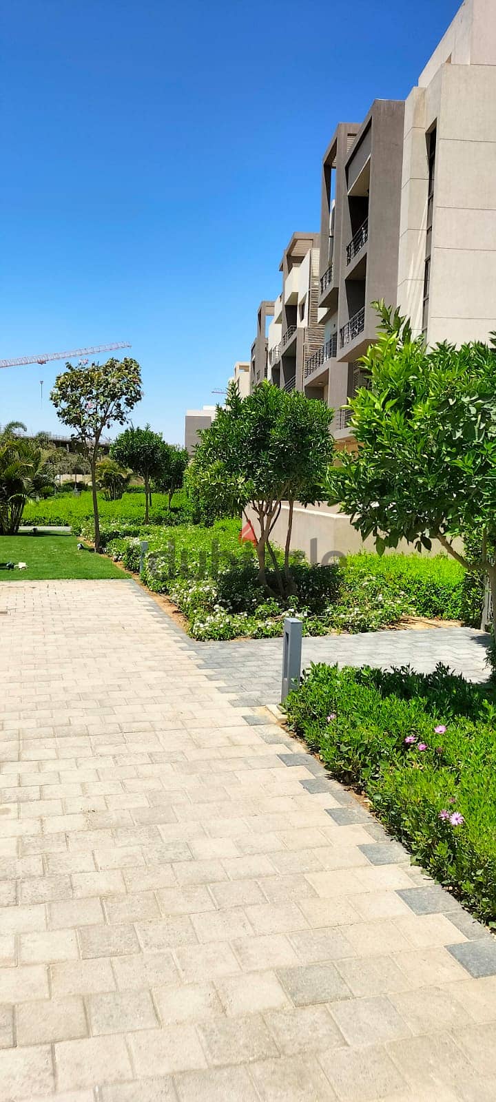 Apartment in installments for sale, fully finished, with air conditioners and price including maintenance and garage. 8