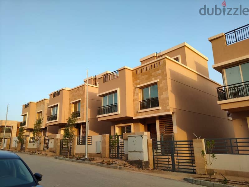 A 158 sqm townhouse for sale in the Taj City Compound, Origami Golf phase, a distinctive corner villa. Book now to benefit from the offer price. 27