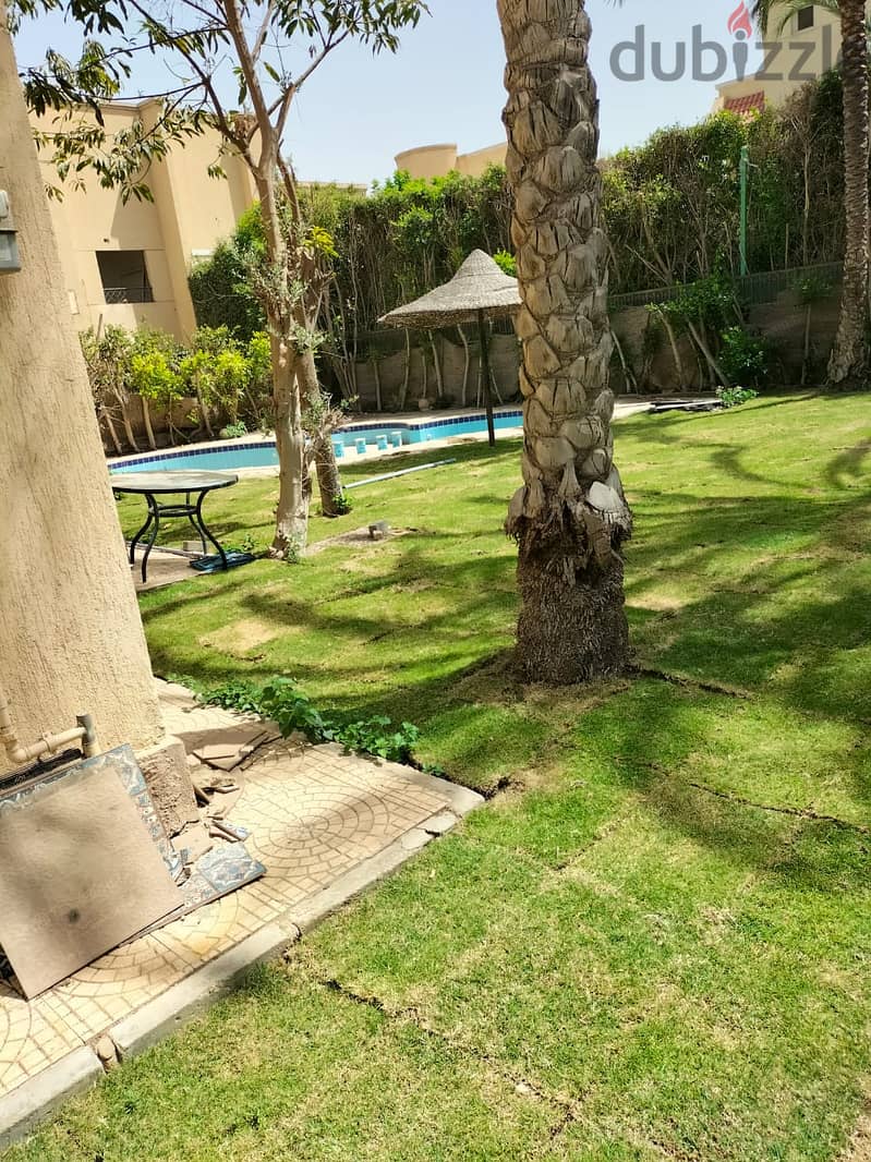 Standalone villa for exclusive sale in Al-Rehab 1st corner on a large island with a swimming pool 4
