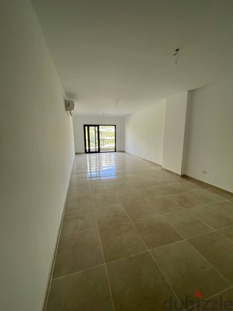 Apartment 195m for rent in fifth square marasem with ac's view landscape 0