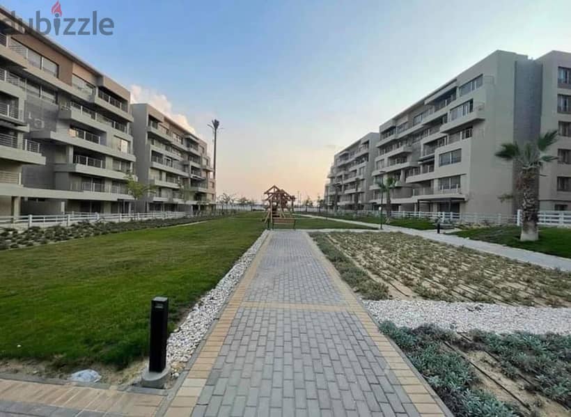 Apartment for sale in the Fifth Settlement, Taj City Compound, directly on the Suez Road, minutes from Heliopolis and Nasr City, in installments and t 5