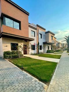 Townhouse For Sale - Resale with installments - immediate receipt - Lake View . . over 7 Years in Azzar 2 Infinity