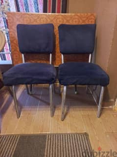 ٢ كرسي حالتهم فوق الممتاز السعر دة لل ٢ كرسي