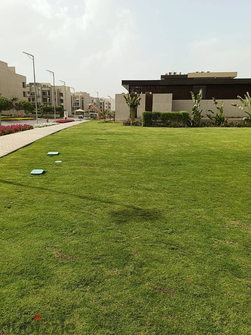 for sale apartment 200m with garden finished with ACs & kitchen phase 1 special view in compound 2