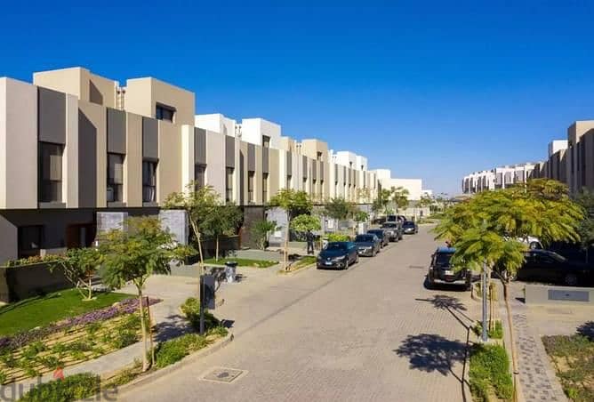 Townhouse Middle for sale, 243 sqm, view landscape, fully finished, in Al Burouj Compound, Shorouk 5