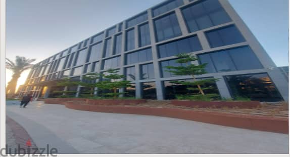 مكاتب اداريه للايجار بالتجمع الخامس كايرو فيستيفال سيتي المساحات تبدء من 96 متر الي 1700 متر نص تشطيب 5