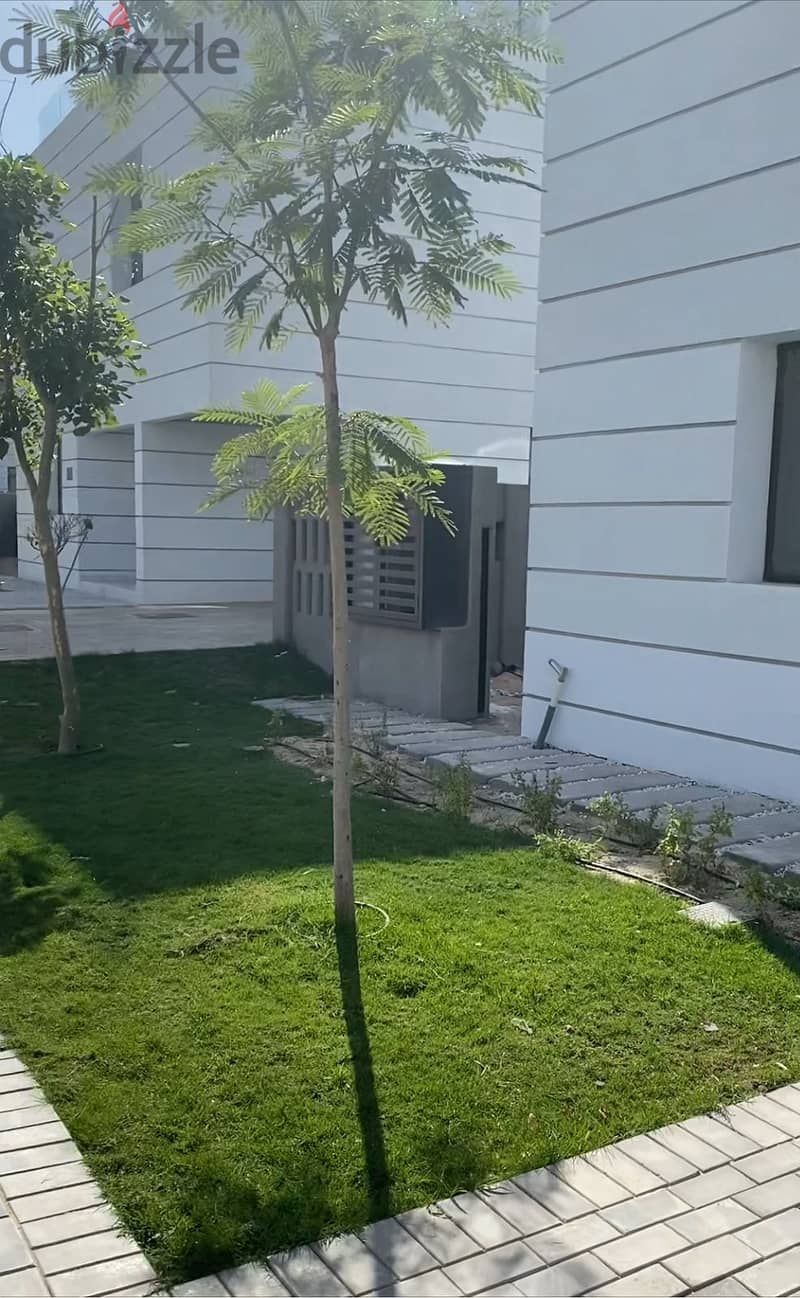 At the best price a standalone for sale, 400 sqm, fully finished, with kitchen and air conditioners, view  landscape, ready to move in Al Burouj Compo 5