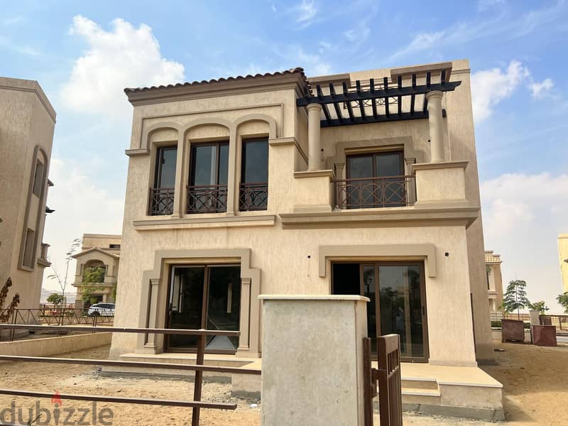 Villa for sale in Madinaty B3, highest quality, with an 11-year installment system, 640 m 3