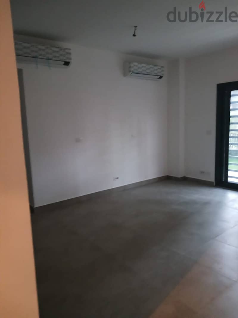Apartment for sale in Privado, Madinaty, on the most beautiful lakes of the compound, ground floor, high-rise neighbor, directly on the ocean, area 13 1