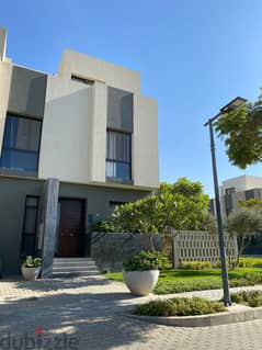 For sale, a town villa in installments (prime location) in Shorouk, the most distinguished Al Burouj Compound, in front of the International Medica
