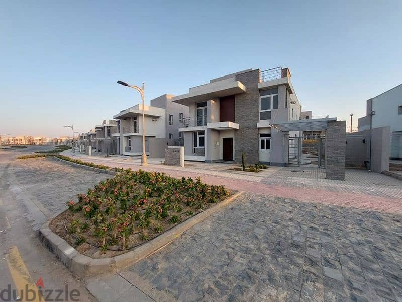 townhouse Modern corner in Al Maqsad Compound the capital on the club house ready to move 5