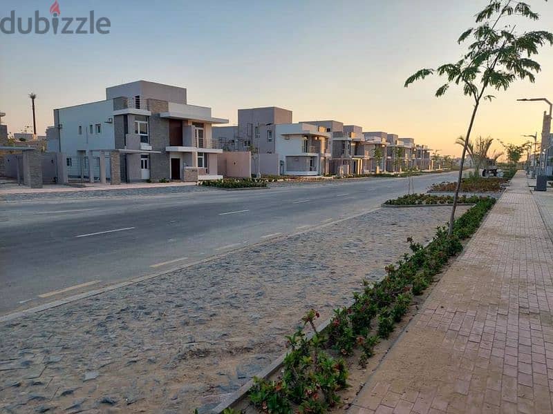 townhouse Modern corner in Al Maqsad Compound the capital on the club house ready to move 6
