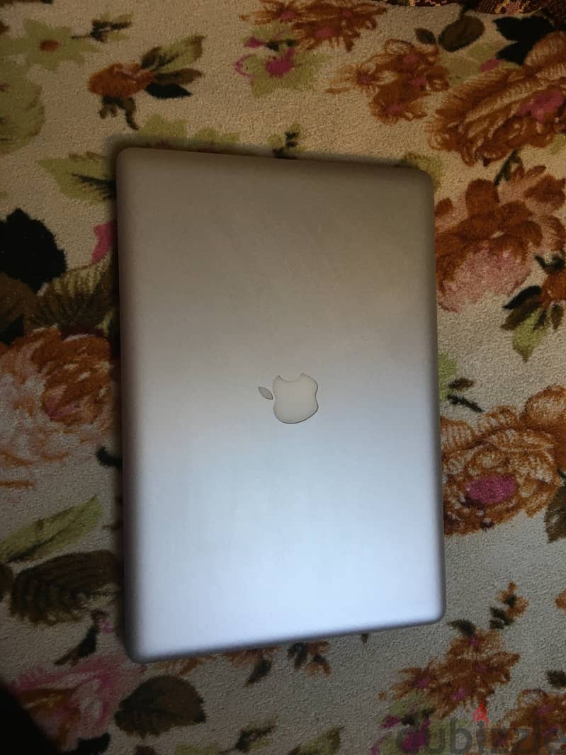 Macbook pro 15 inch 1