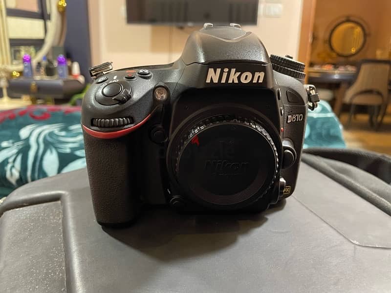 Nikon d610 like new with all thing box 2