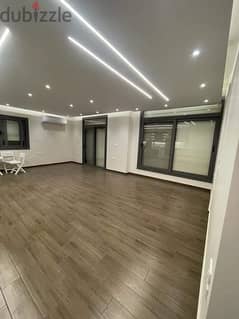 شقة (4غرف) متشطبة بالتكيفات للبيع بالتقسيط فى كمبوند فى الشيخ زايد