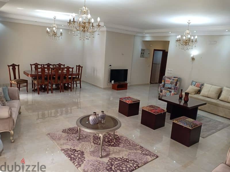 شقة في فيلا مفروشة للايجار بالتجمع على شارع د. احمد عكاشة الرئيسي ٢١٠م 2