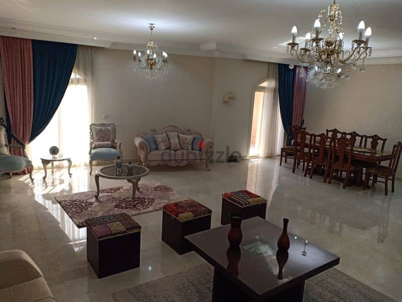 شقة في فيلا مفروشة للايجار بالتجمع على شارع د. احمد عكاشة الرئيسي ٢١٠م 3