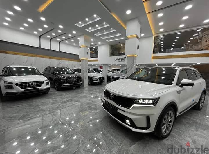 Car showroom for rent 343 m finished and with air conditioners in a very vital area in the Fifth Settlement 2