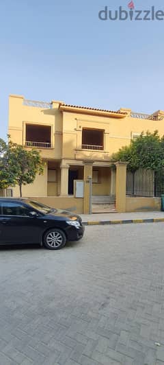 Villa in Laterra Compound in front of the American University, New Cairo immediate delivery