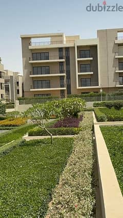 for sale apartment with garden prime location under market price in marasem fifth square