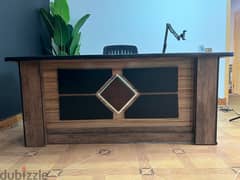 مكتب خشبي للبيع