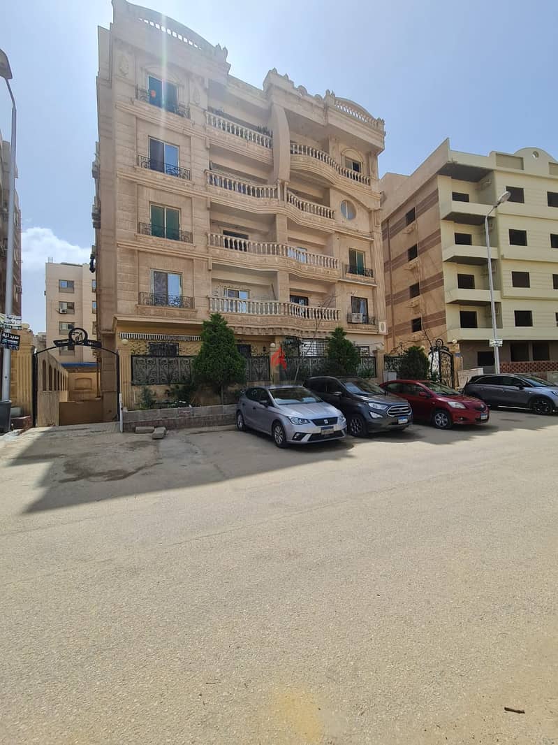 for sale apartment 145m with private parking and storage in very  prime el lotus elgnobya near sodic  and mivida and waterway 3 2