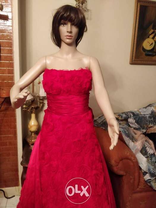 فستان خطوبه أحمر وارد تركيا مقاس وزن حوالي 55 كيلو 0