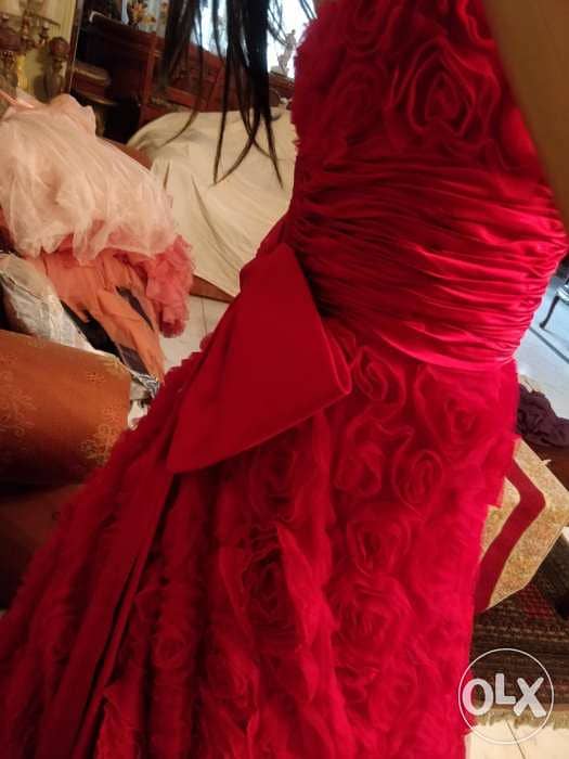 فستان خطوبه أحمر وارد تركيا مقاس وزن حوالي 55 كيلو 2