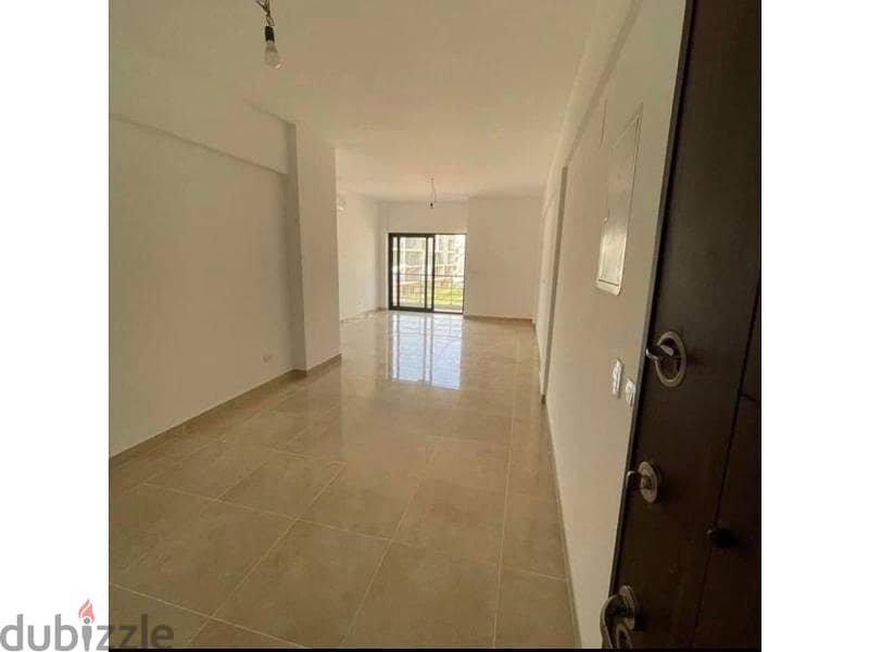 Apartment for sale, 195 sqm, bahary , ready to move,  super luxury finishing, in Fifth Square Compound 6
