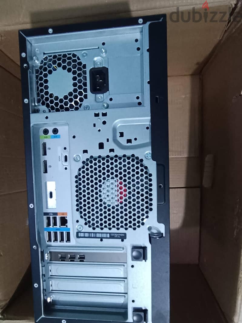 HP Z2 Tower G4 Workstation 1