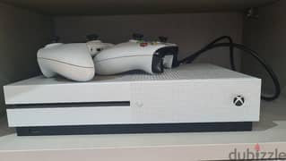 Xbox one s 1TB مستورد من السعودية