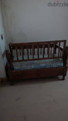 سرير أطفال خشب زان اصلي بالمرتبة