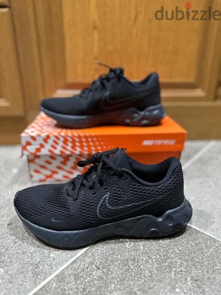 Nike Women Shoes/ New with box/ Size 40.5/ Maadi 0