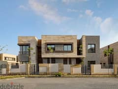 Quattro villa for sale directly in front of Cairo Airport with a golf view in installments over 8 yearsفيلا Quattro للبيع أمام مطارالقاهرة مباشرة