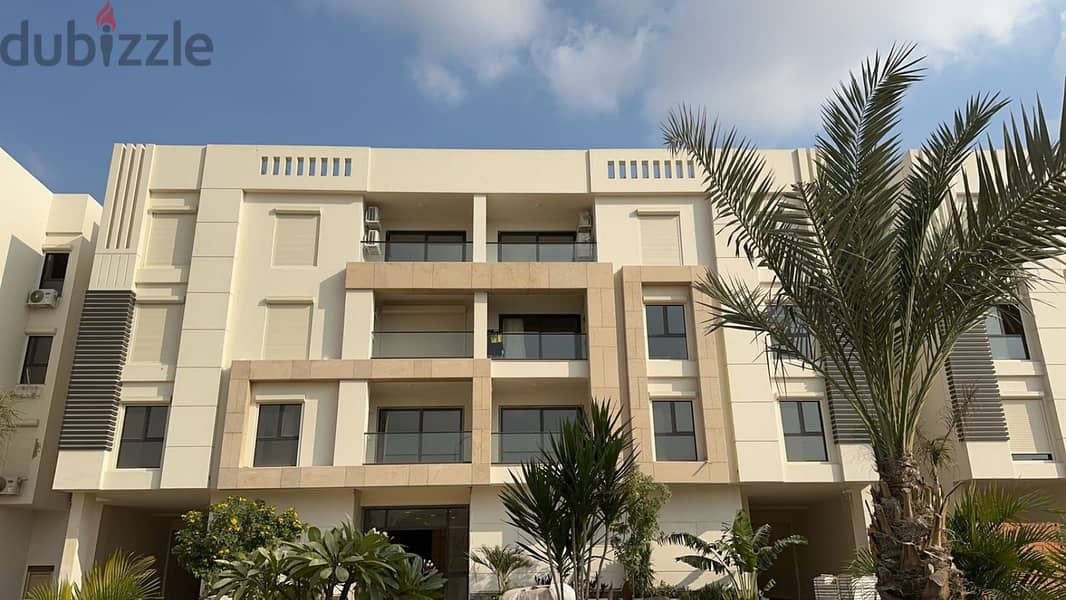 With a down payment of 1 million 300 thousand, I receive a hotel apartment finished with ACs ((with the services of the Concorde El Salam Hotel)) Prim 3