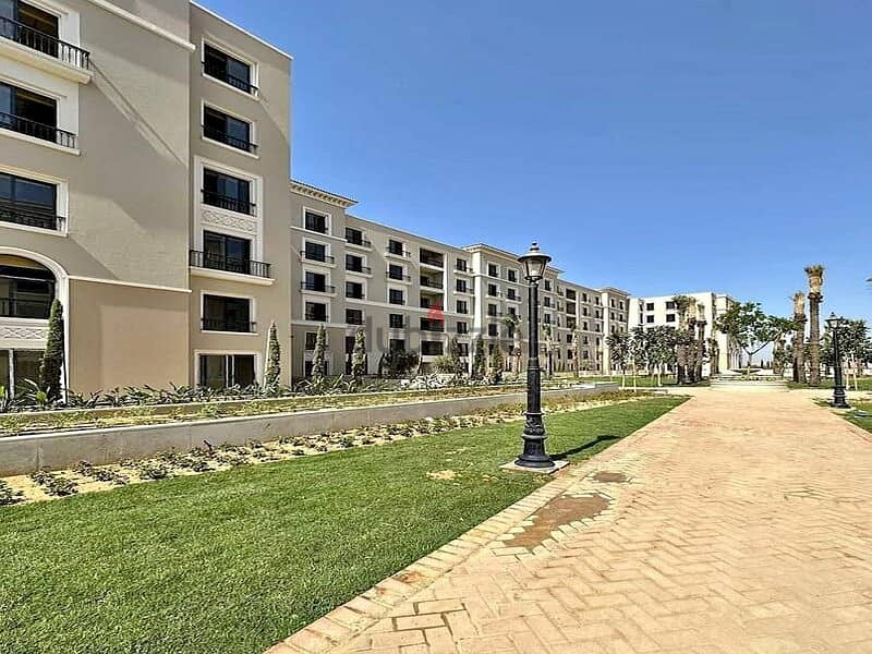 شقة متشطبة بالتكييفات للبيع استلام سنة في قلب الشيخ زايد كمبوند فيلدج ويست من دورا 7