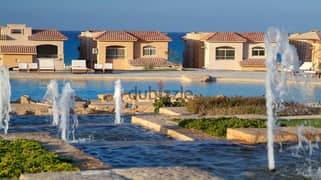 Fully finished townhouse, first row on the sea, for sale in Telal Ain Sokhna Resort, directly next to Porto