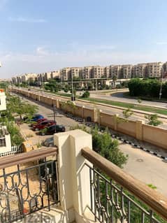 Finished  apartment for sale in Al Sahafiyeen Compound, Fifth Settlement, 160 sqm, old price of the  meter, for reasons of traveling abroad.