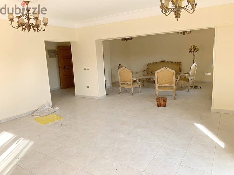 Finished  apartment for sale in Al Sahafiyeen Compound, Fifth Settlement, 160 sqm, old price of the  meter, for reasons of traveling abroad. 2