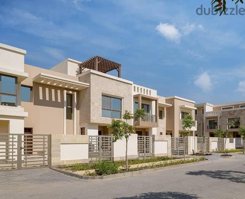 Three-storey villa for sale with a 38% cash discount and installments over 8 years in Taj City, New Cairo 4