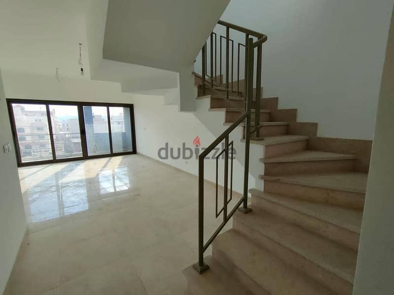 For Rent Penthouse Semi Furnished in Compound Fifth Square 2