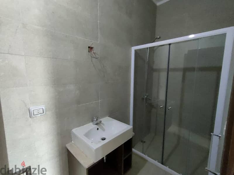 For Rent Penthouse Semi Furnished in Compound Fifth Square 3