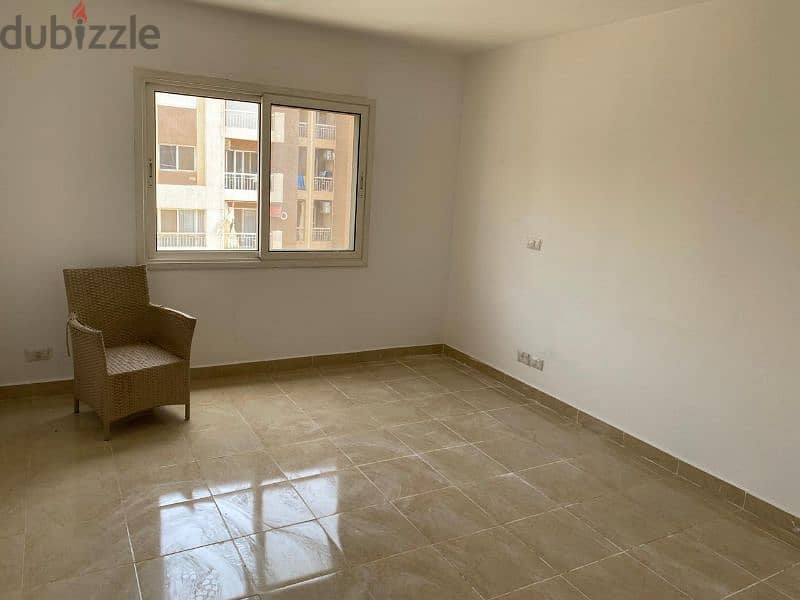 Special opportunity for rent in Madinaty: 200 sqm with wide garden view in B11. 1