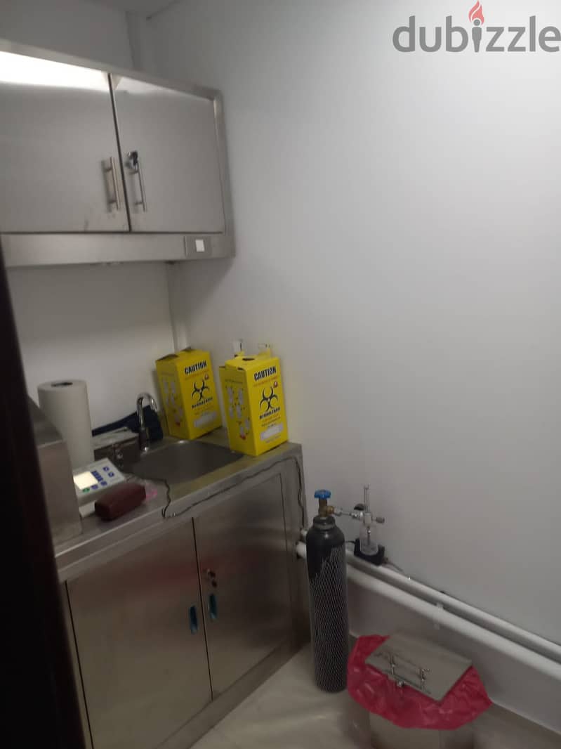Clinic for rent, 111 square meters, 4 rooms, in a distinguished medical mall, directly on Route 90 - finished and with air conditioning, in the Fifth 2