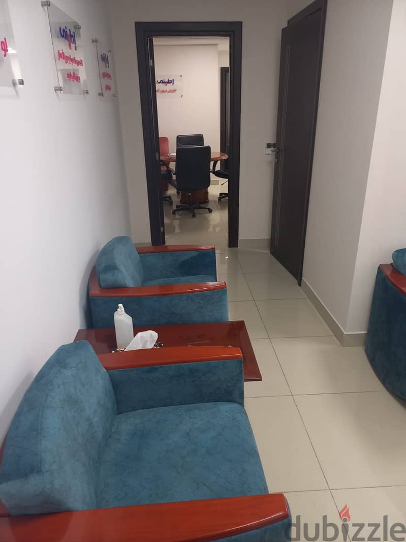 Clinic for rent, 111 square meters, 4 rooms, in a distinguished medical mall, directly on Route 90 - finished and with air conditioning, in the Fifth 5